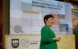 Sylvia Muñoz, ambientóloga e ingeniera ambiental, en la presentación de Circular Hub.
