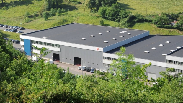 La planta en China de Mondragon Assembly enviará a Euskadi máquinas para fabricar mascarillas y evitar la dependencia de las importaciones