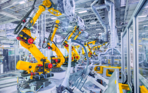 Robots en una línea de fabricación de automoción.