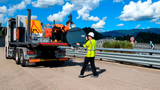 Tekniker impulsa el mantenimiento inteligente de carreteras con tecnología robótica avanzada